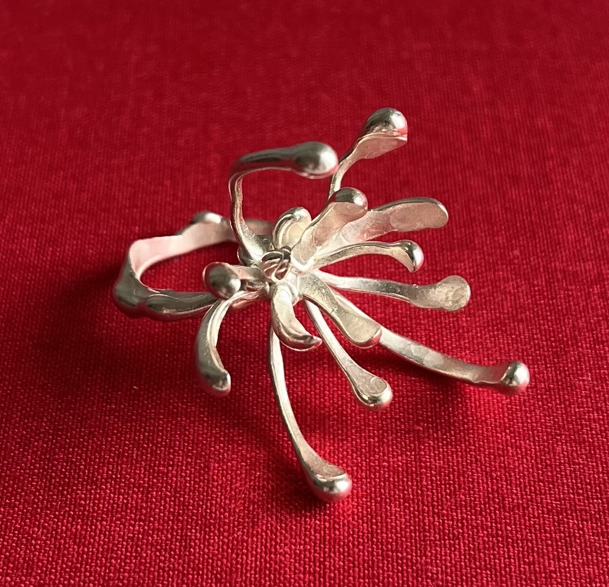 Chrystanthemum Ring in Silver