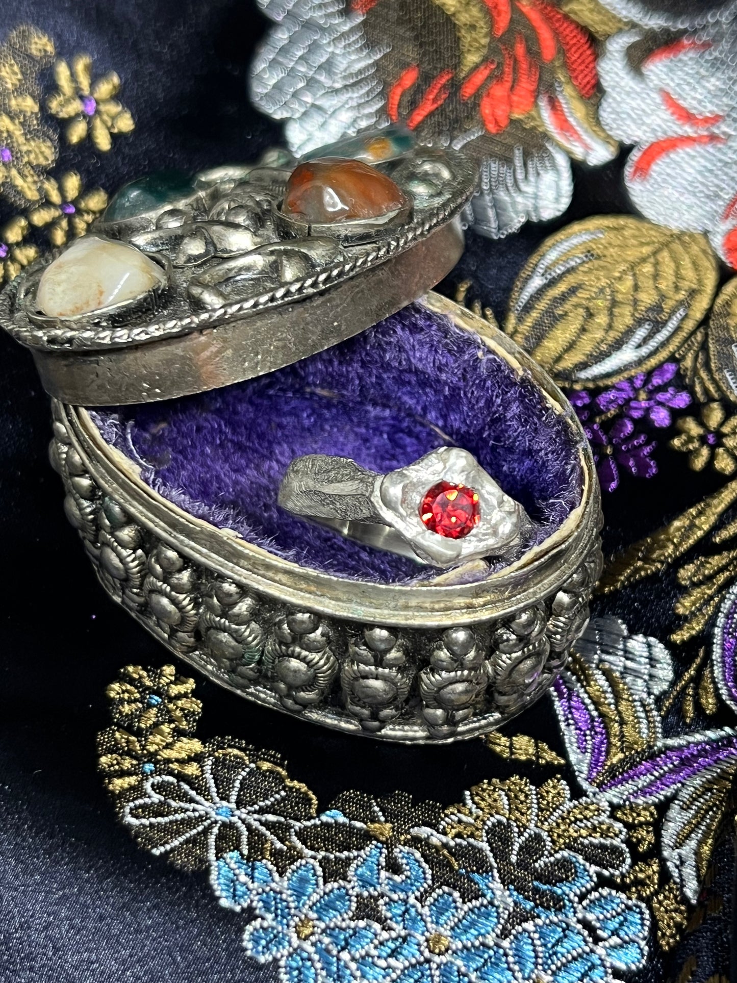 Byzantine Chevaliere with red garnet