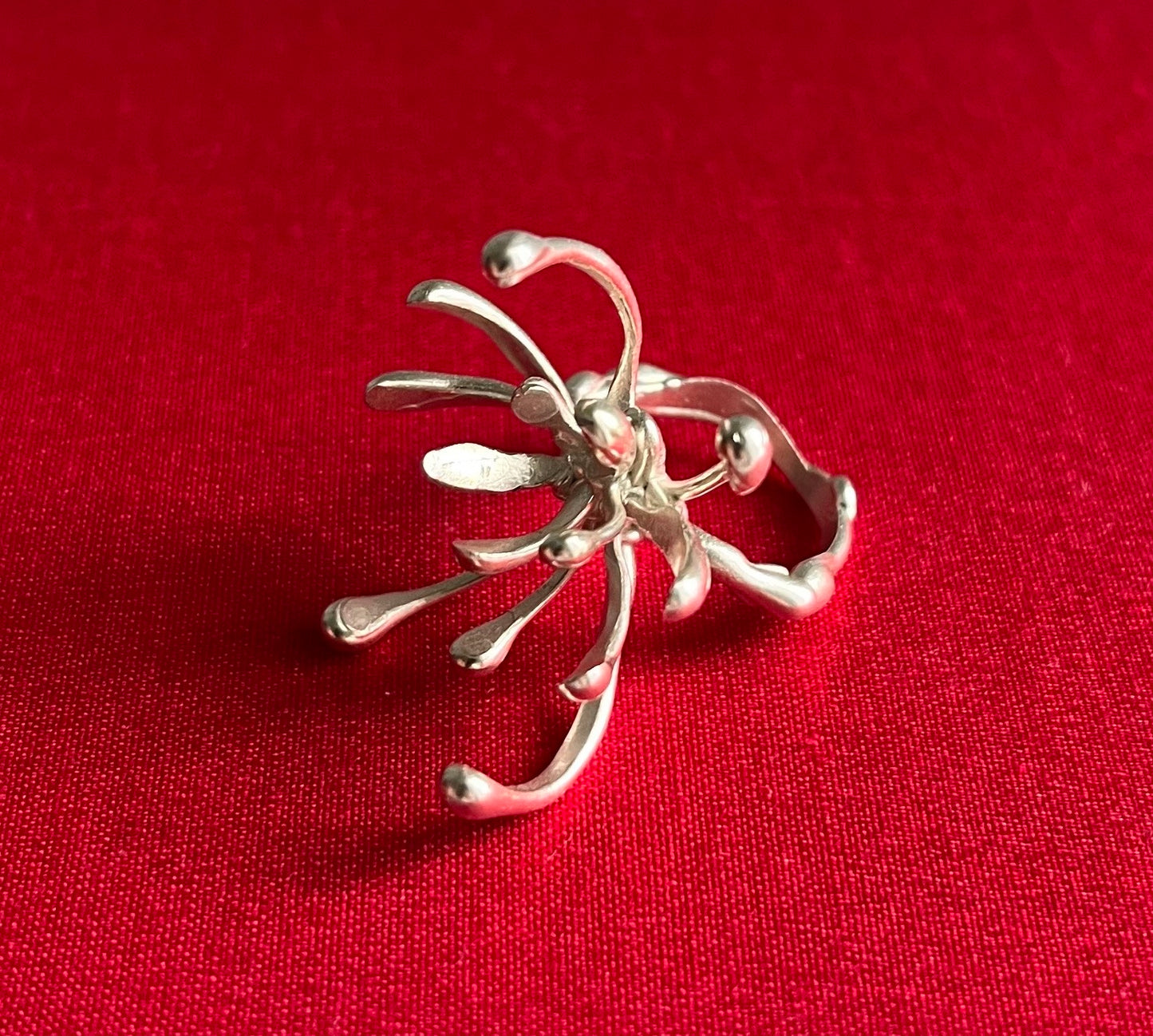 Chrystanthemum Ring in Silver