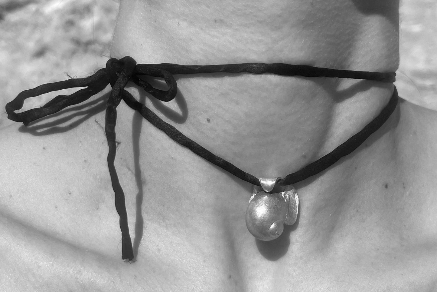 Escargot Choker